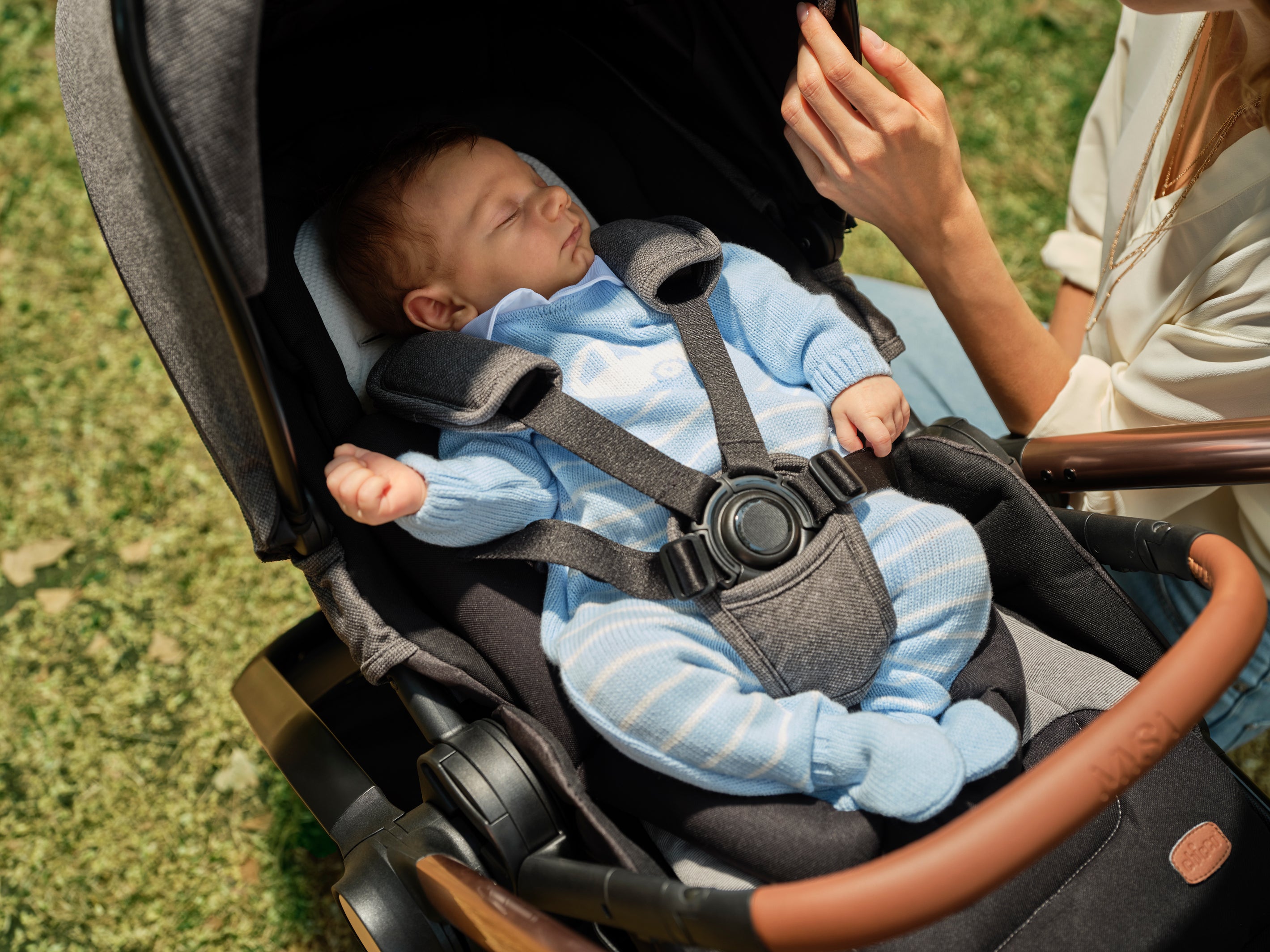 Chicco Mysa Travel System Black